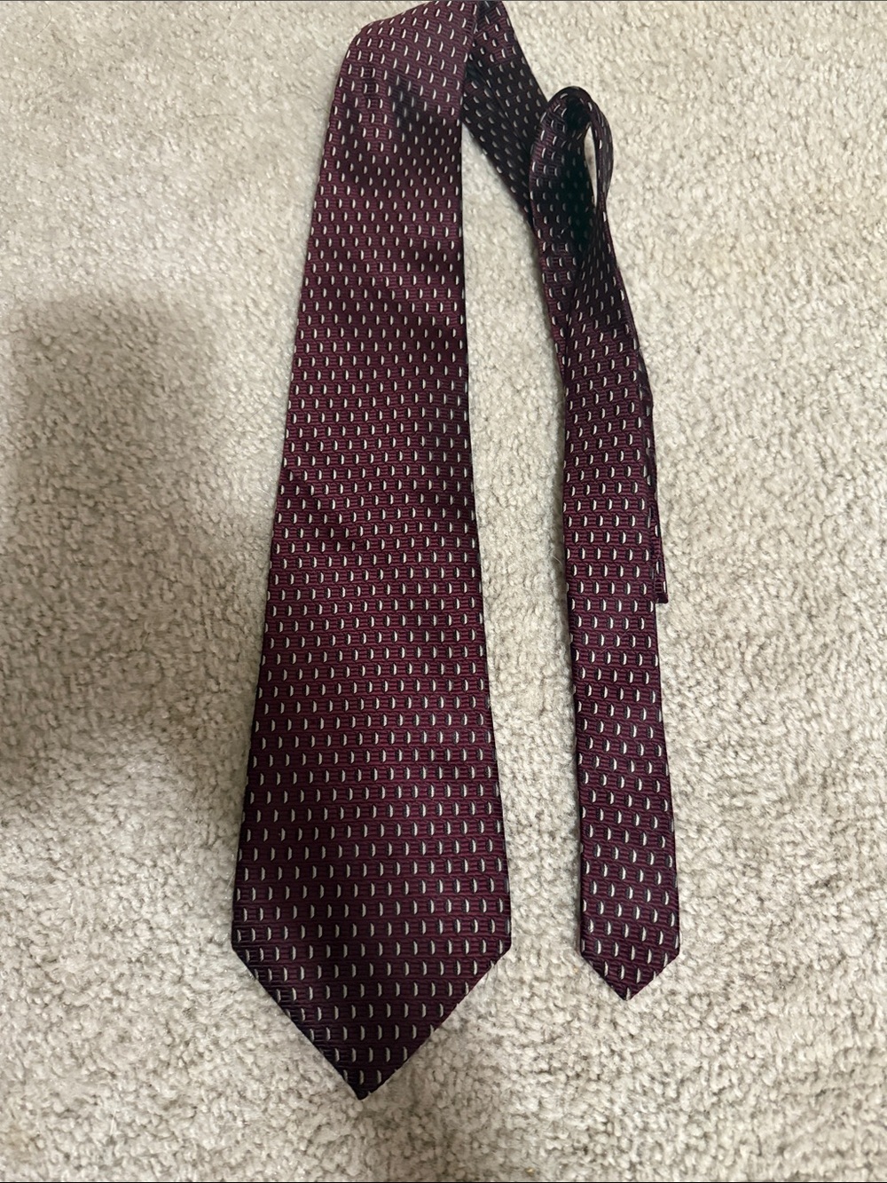 Dockers Men's Wine Red Micro-Pattern Tie